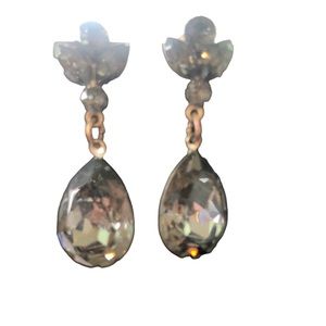 Pewter colored earrings for pierced ears.